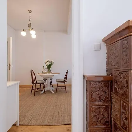 Apartment 2br 15 Bth Spacious Kitchen Metro