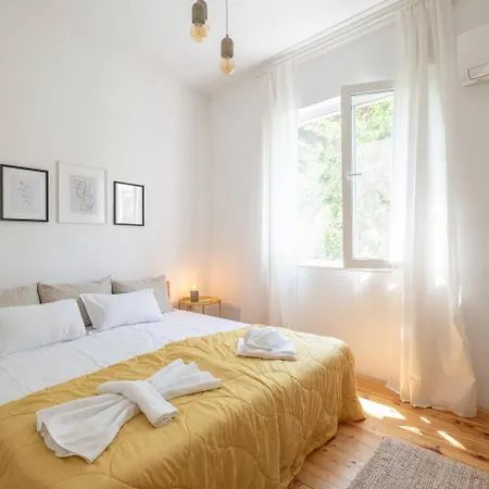 2br 15 Bth Spacious Kitchen Metro *